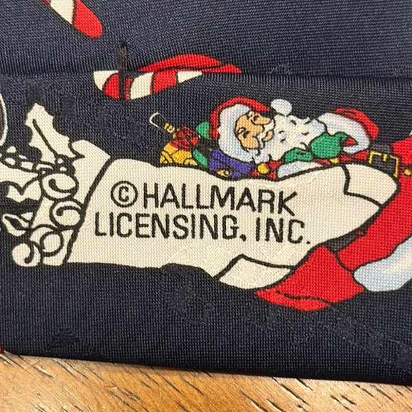 Hallmark  Santa & Candy cane “yule tie greetings” tie. 57.5” long. - Picture 4 of 4